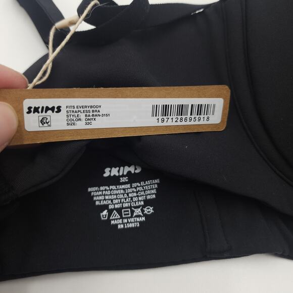 Skims Fits Everybody Strapless Underwire Bra in Onyx Size 32C - Picture 6 of 6
